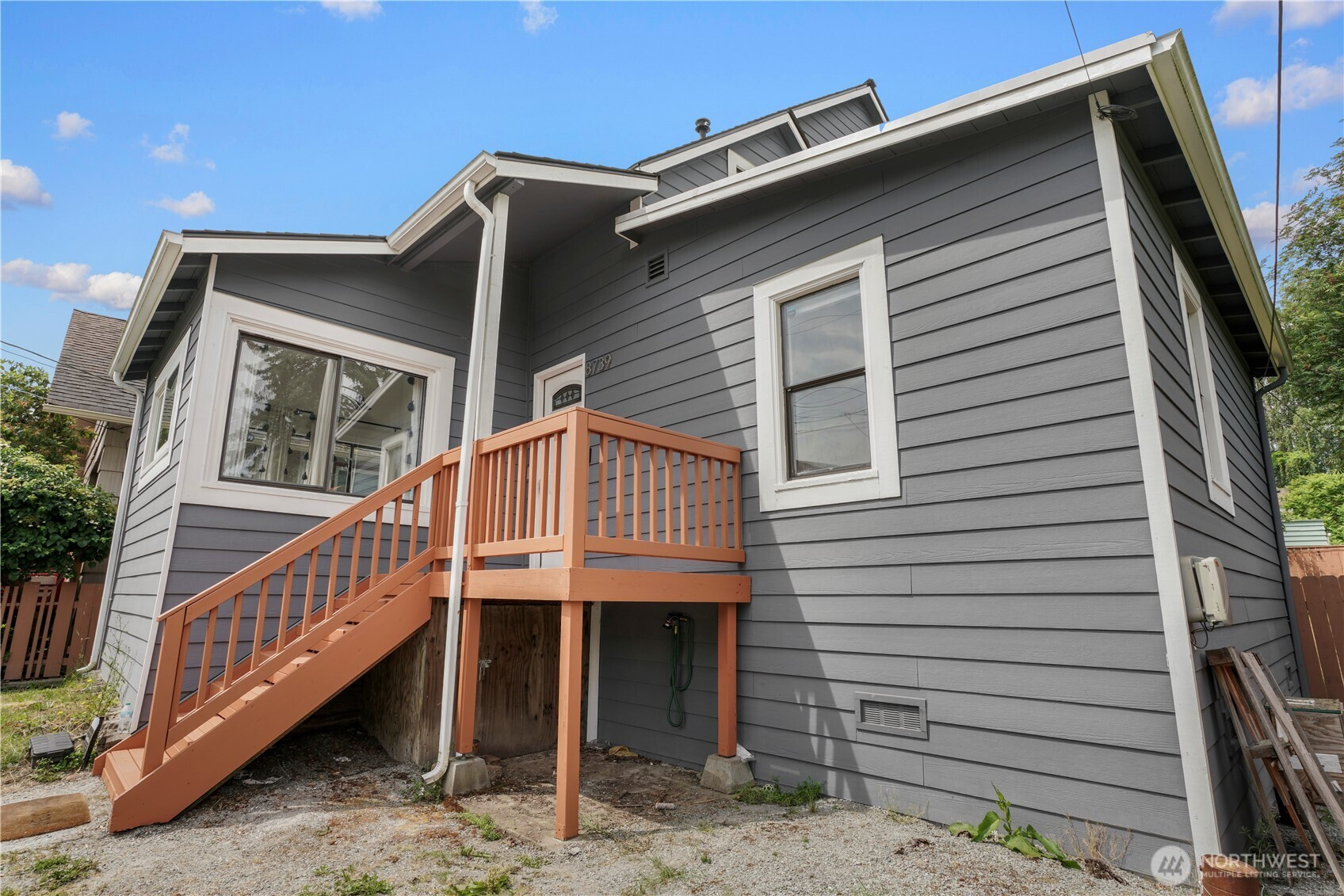 8739 17th Avenue NW, Seattle, WA 98117