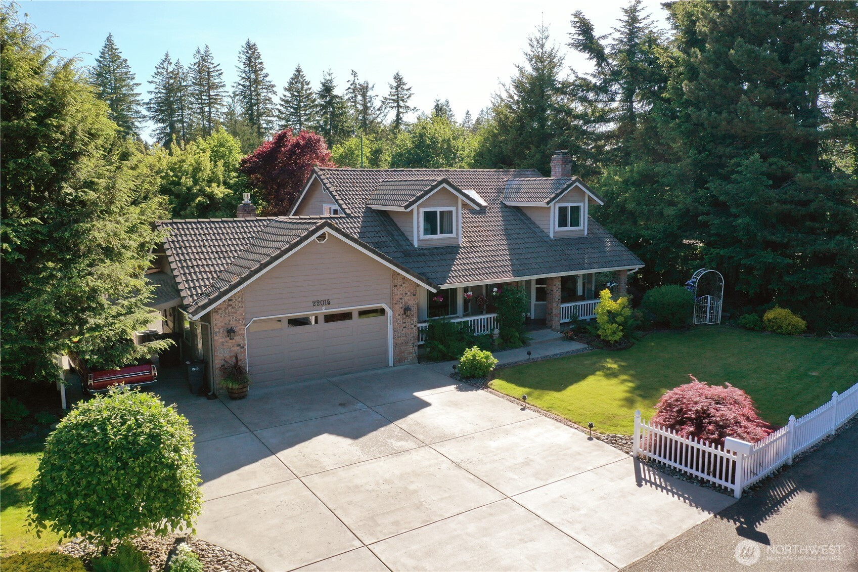 22015 SE 244th Place, Maple Valley, WA 98038