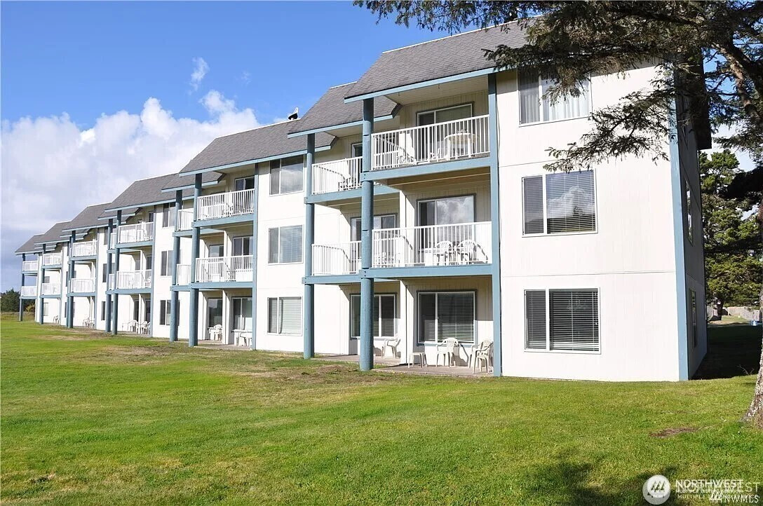 210 26TH Street NW, Long Beach, WA 98361