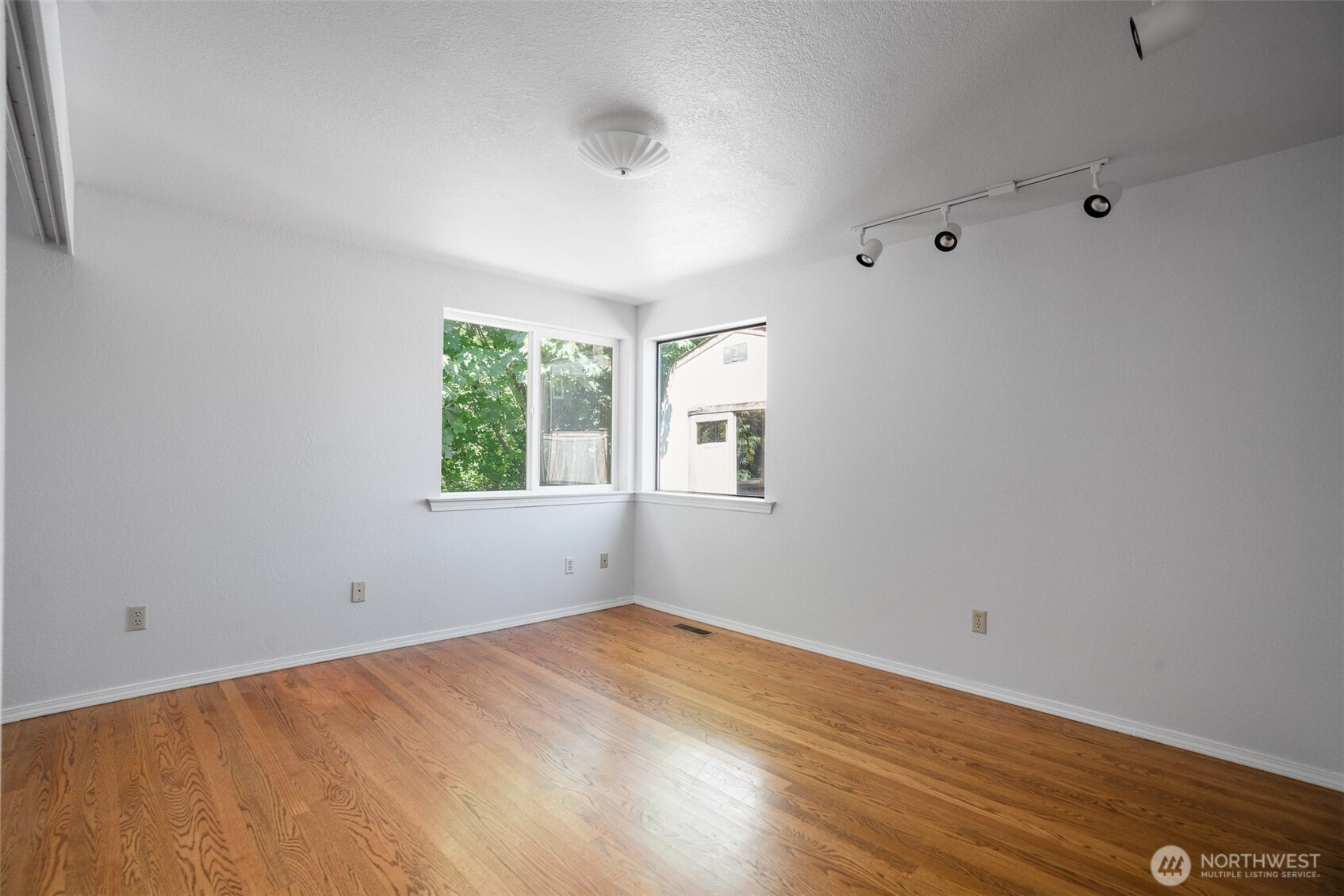 2711 Castlewood Court SE, Olympia, WA 98501