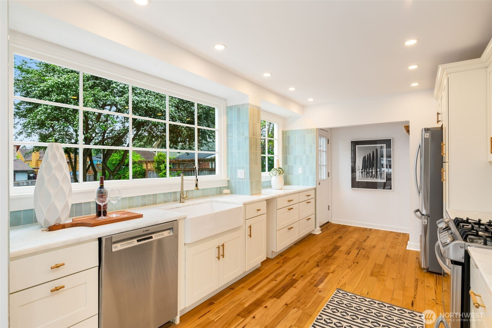 749 N 98th Street, Seattle, WA 98103