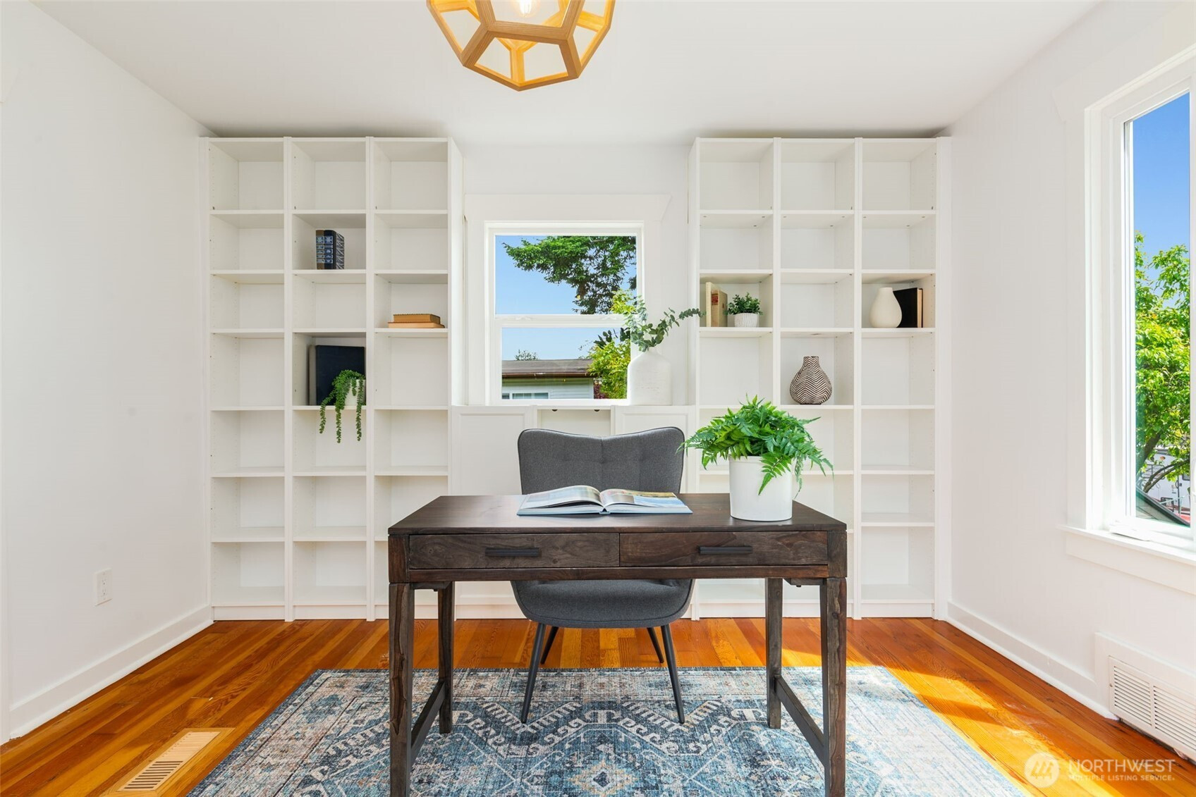 749 N 98th Street, Seattle, WA 98103