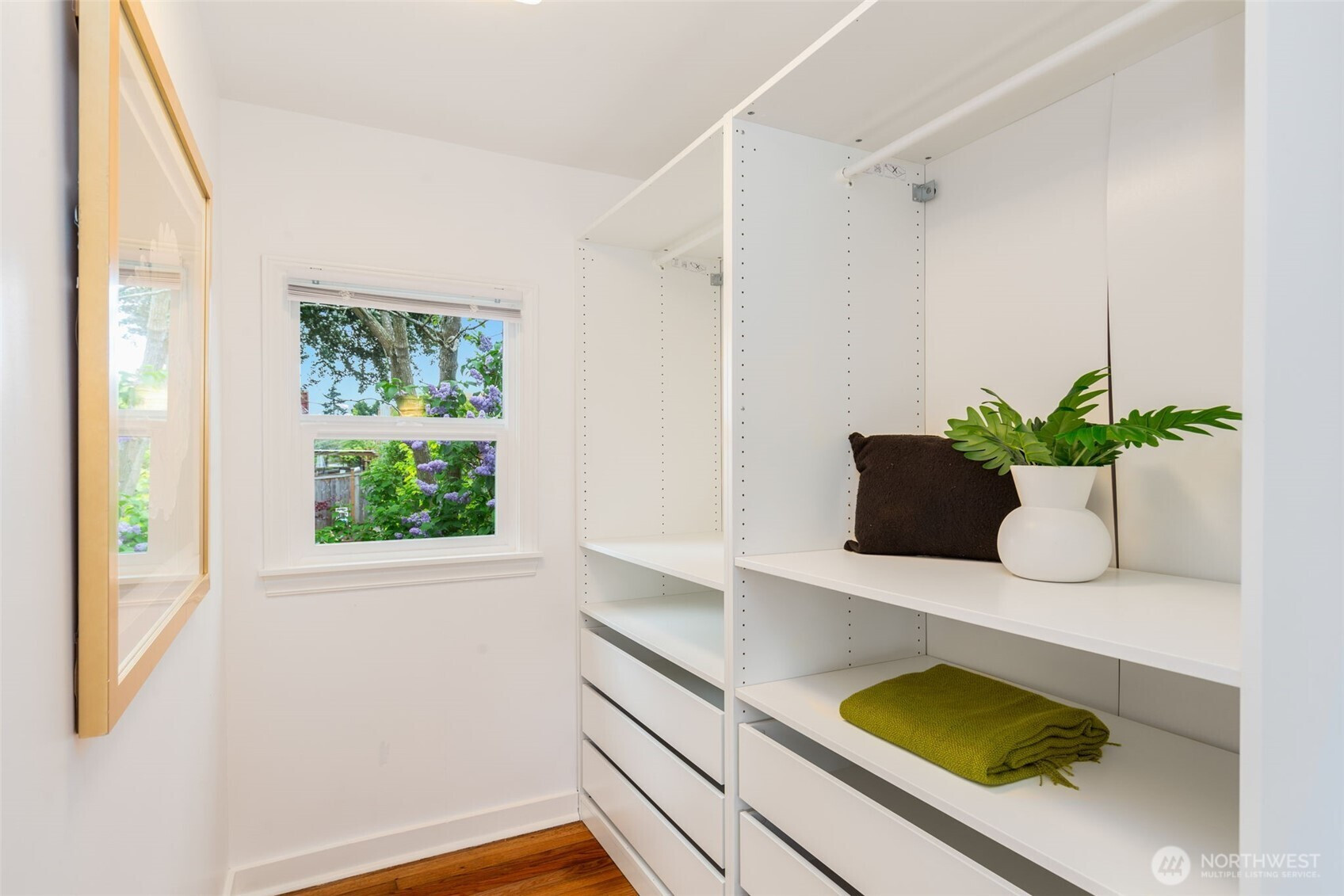 749 N 98th Street, Seattle, WA 98103