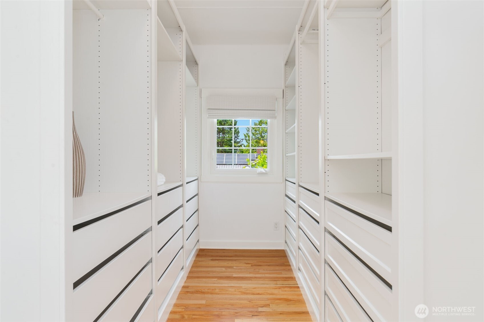 749 N 98th Street, Seattle, WA 98103