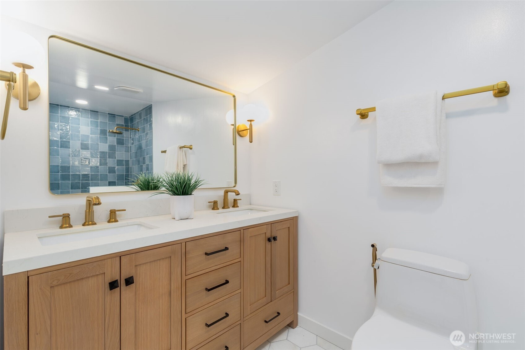 749 N 98th Street, Seattle, WA 98103