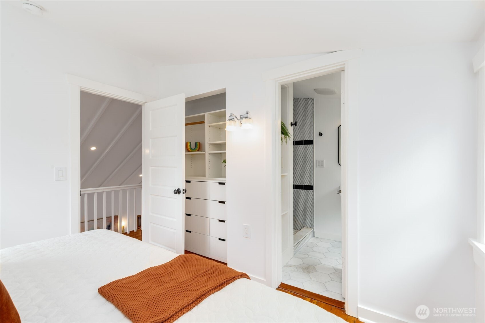 749 N 98th Street, Seattle, WA 98103