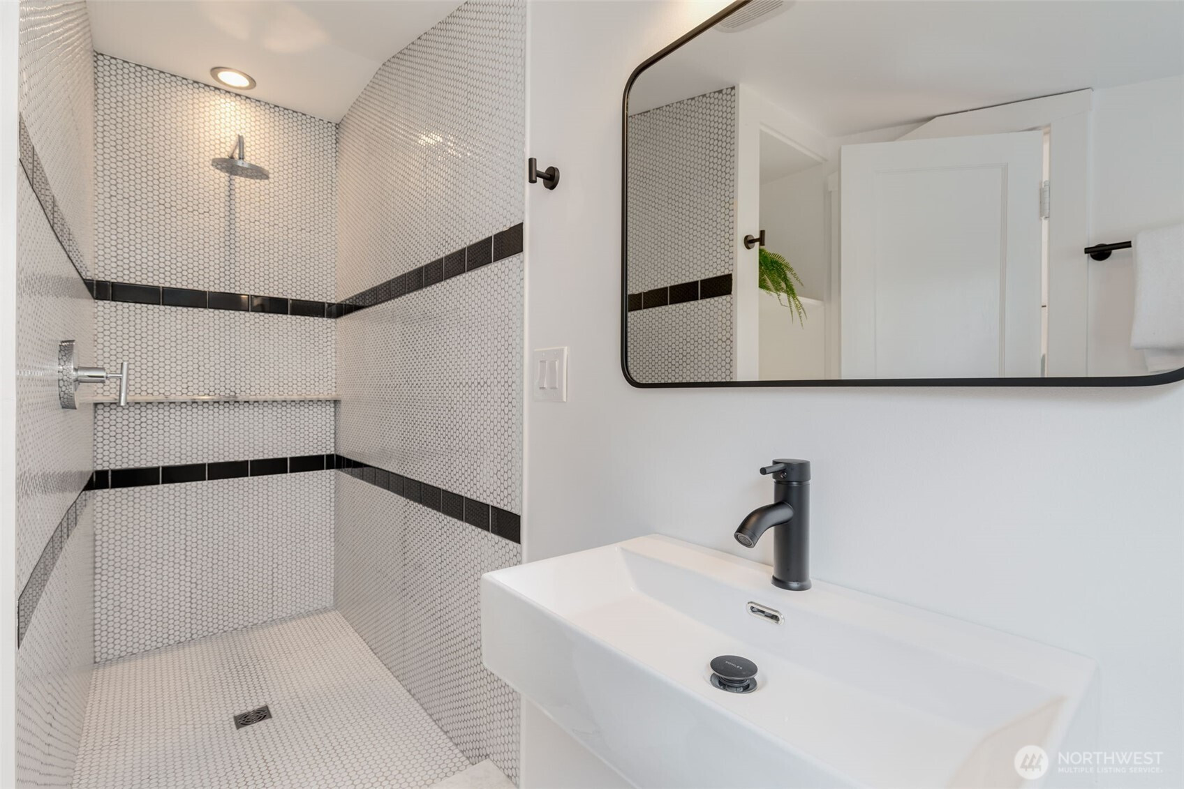 749 N 98th Street, Seattle, WA 98103