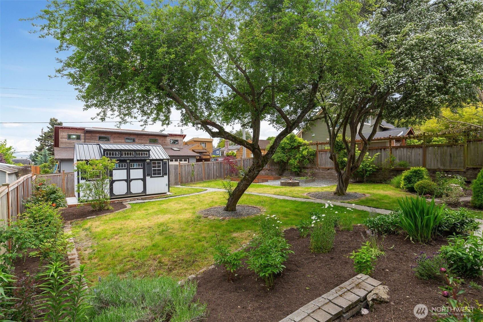 749 N 98th Street, Seattle, WA 98103