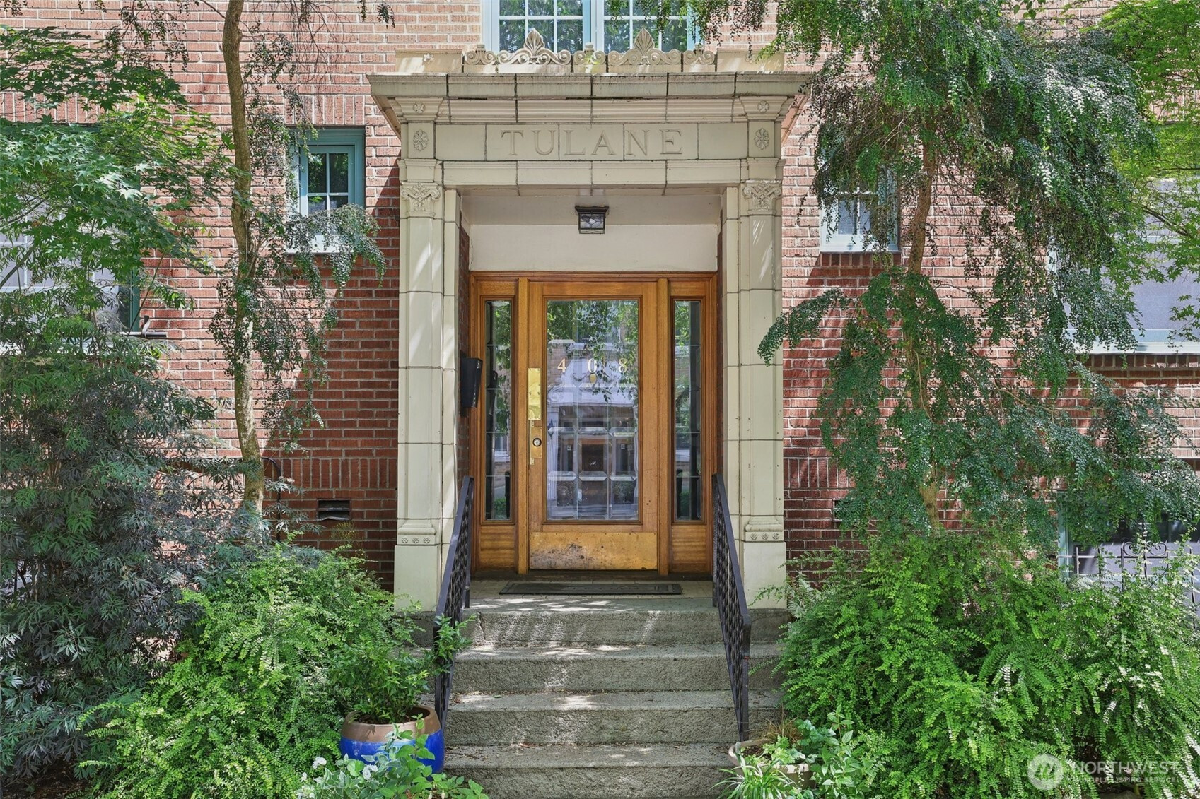 408 Bellevue Avenue E, Seattle, WA 98102