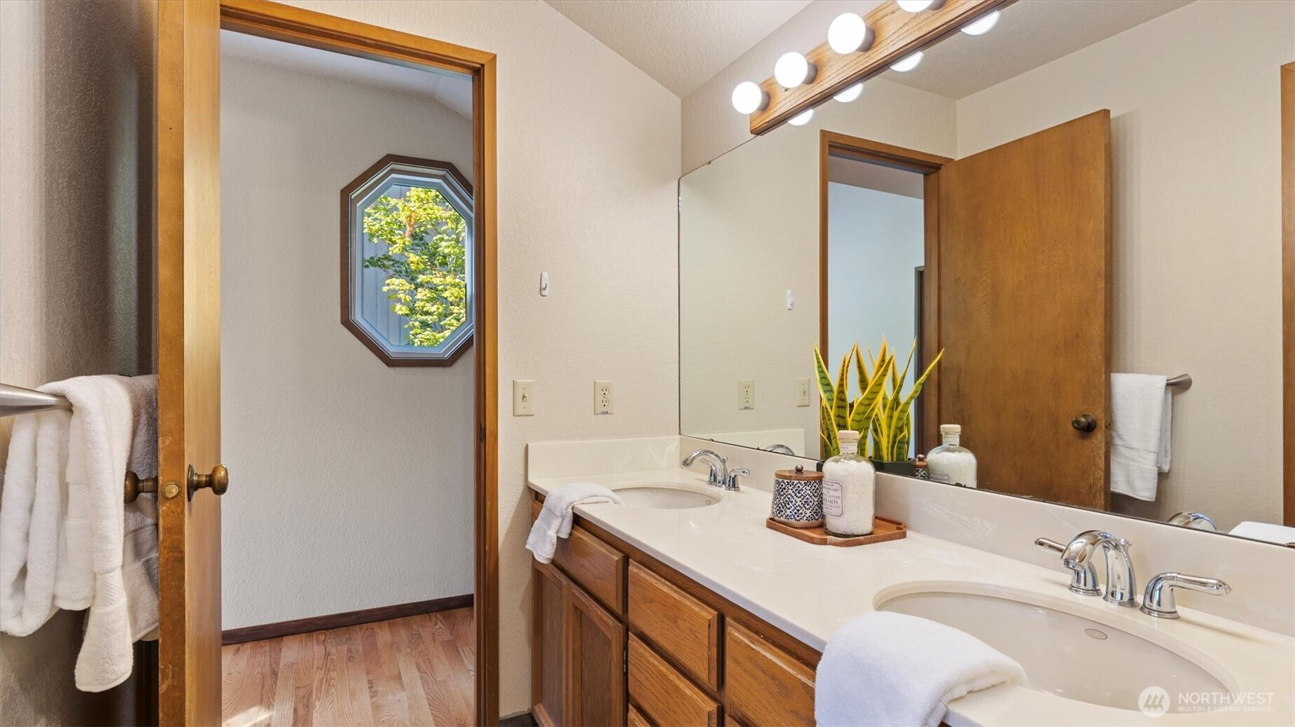 9623 NE Riverbend Drive, Bothell, WA 98011