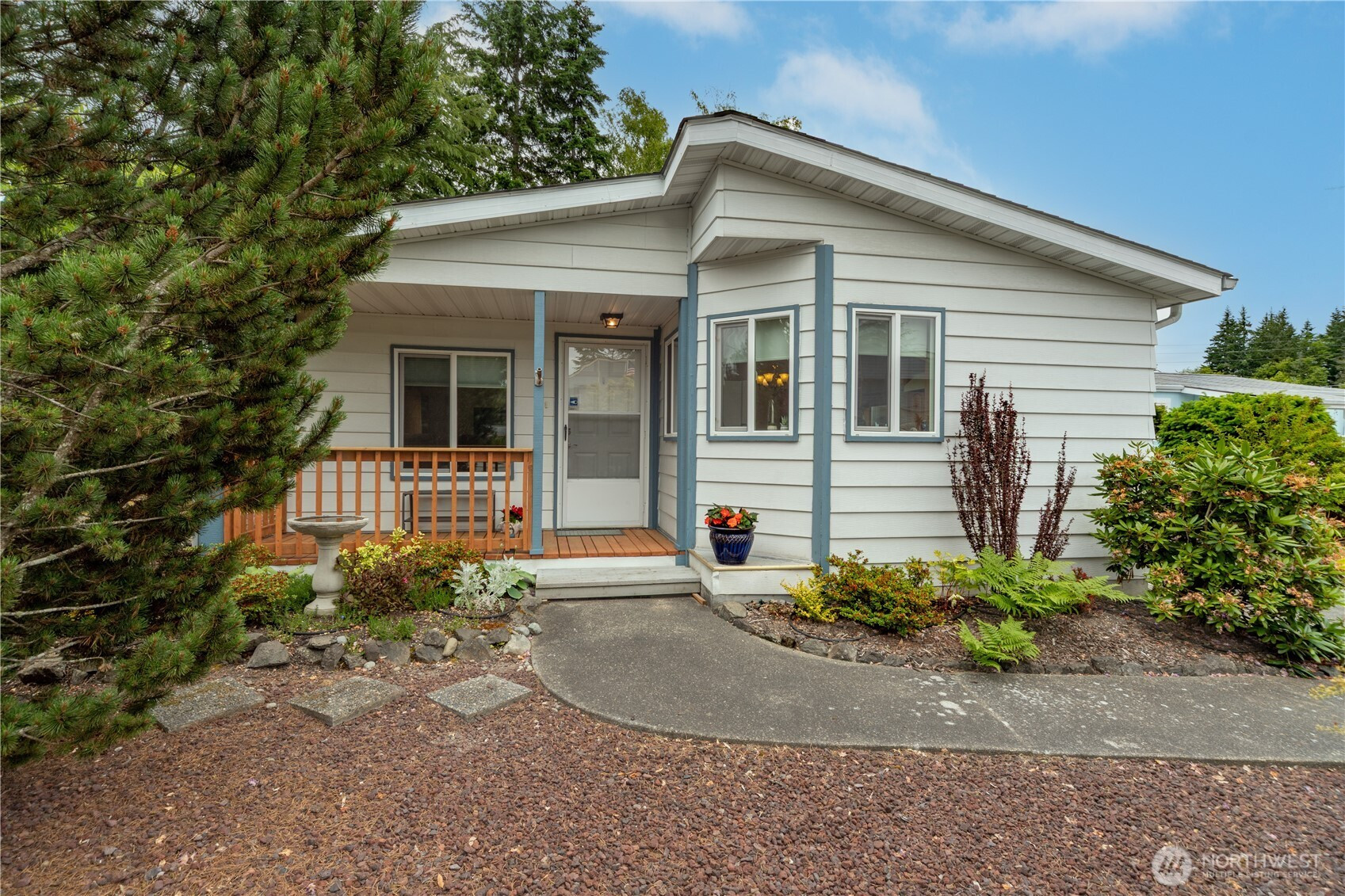 111 NE Saturn Lane, Bremerton, WA 98311