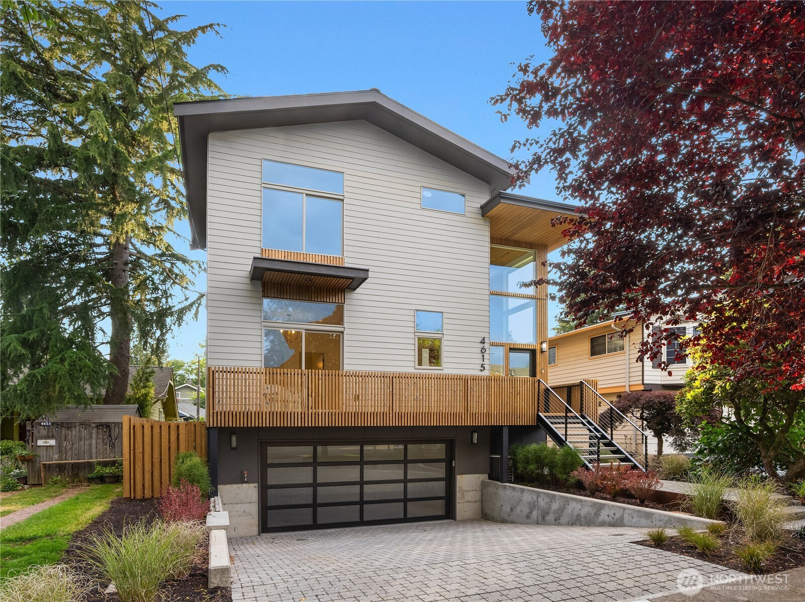 4615 2nd Avenue NE, Seattle, WA 98105
