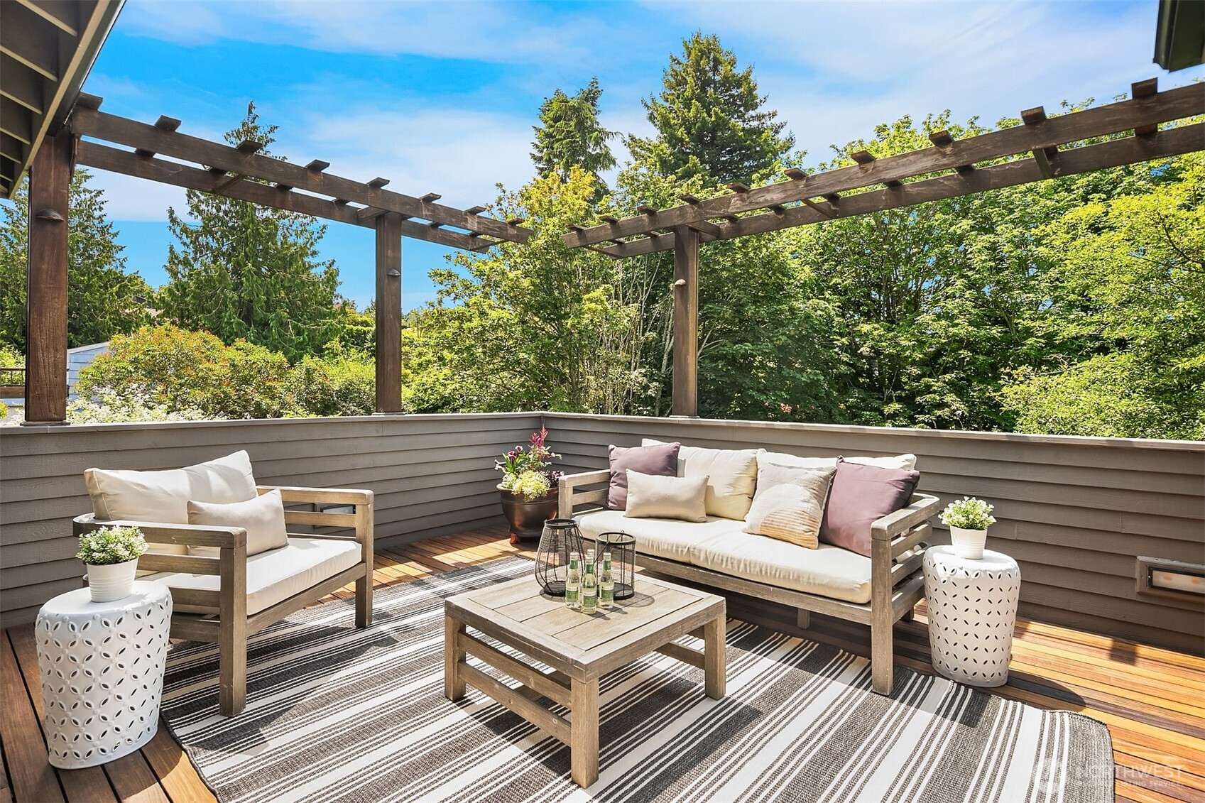 9201 24th Avenue NW, Seattle, WA 98117