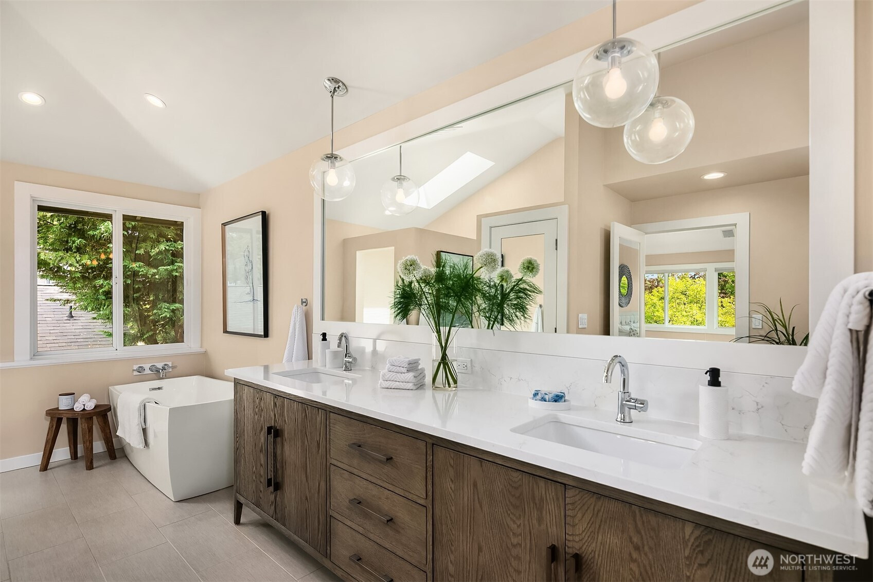 9201 24th Avenue NW, Seattle, WA 98117