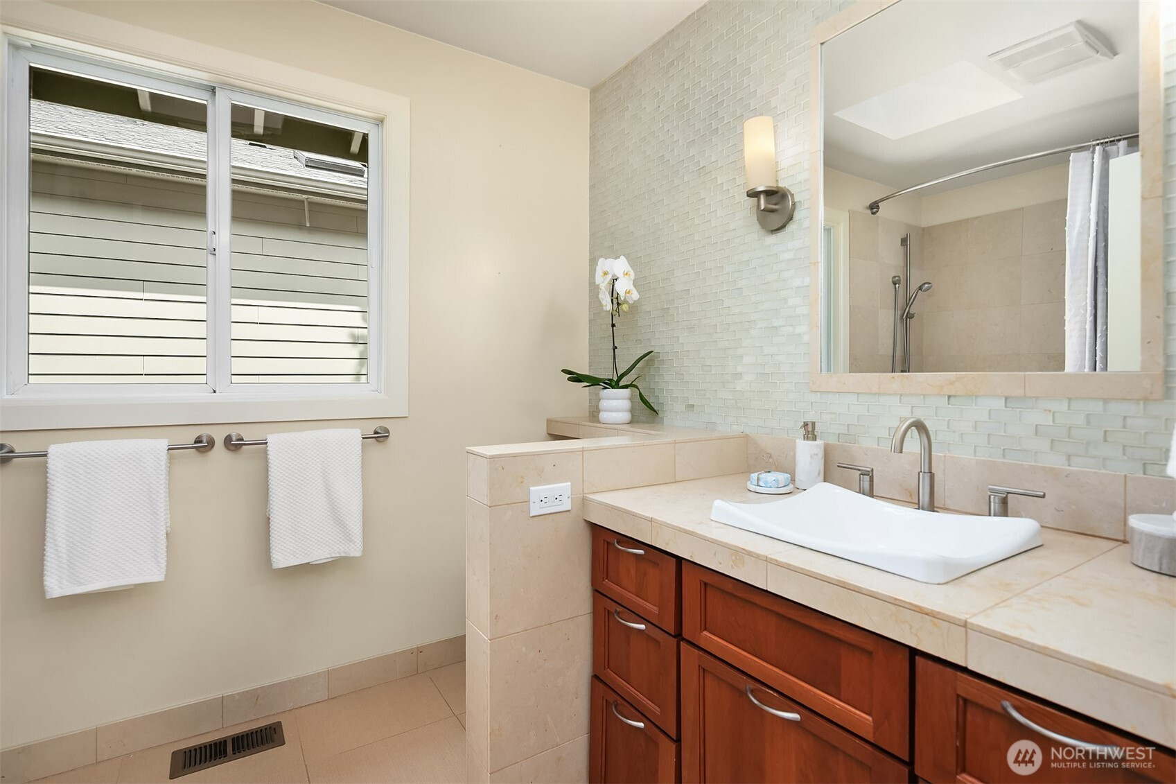 9201 24th Avenue NW, Seattle, WA 98117