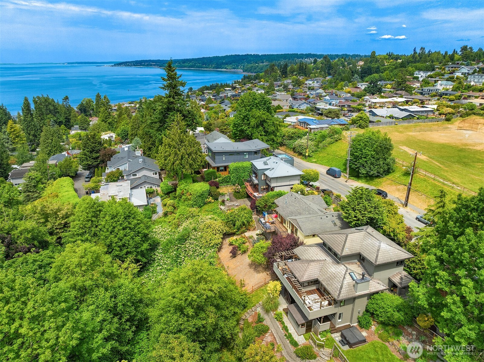 9201 24th Avenue NW, Seattle, WA 98117