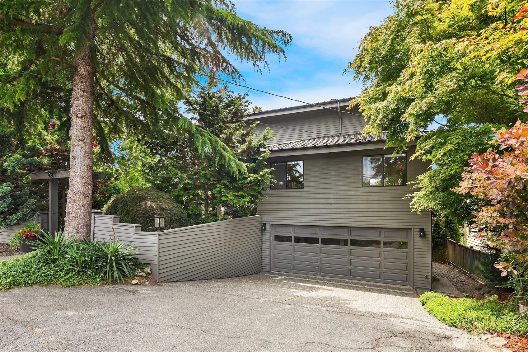 9201 24th Avenue NW, Seattle, WA 98117