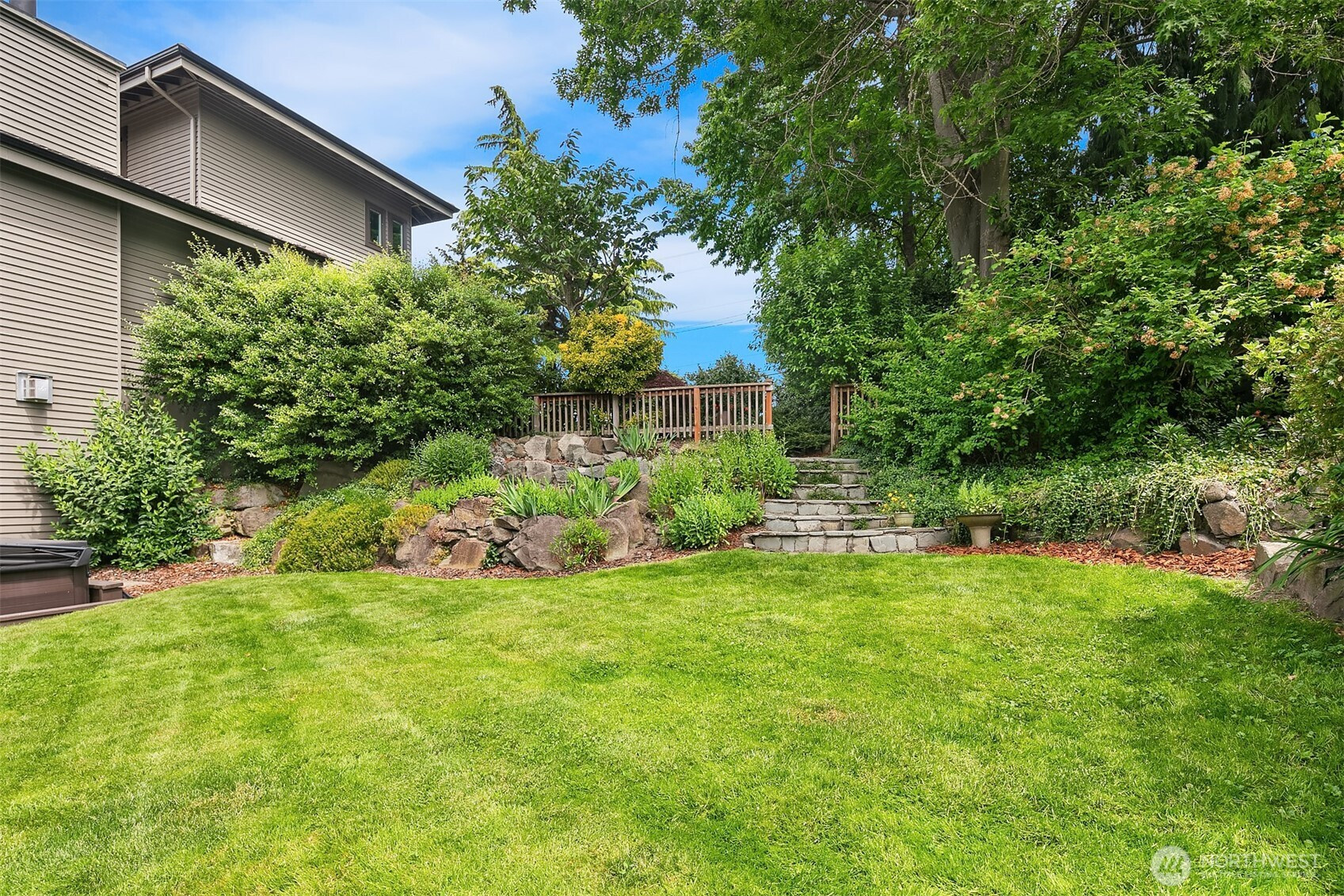 9201 24th Avenue NW, Seattle, WA 98117