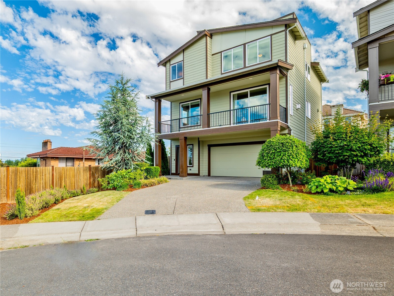 8269 S 118th Court, Seattle, WA 98178