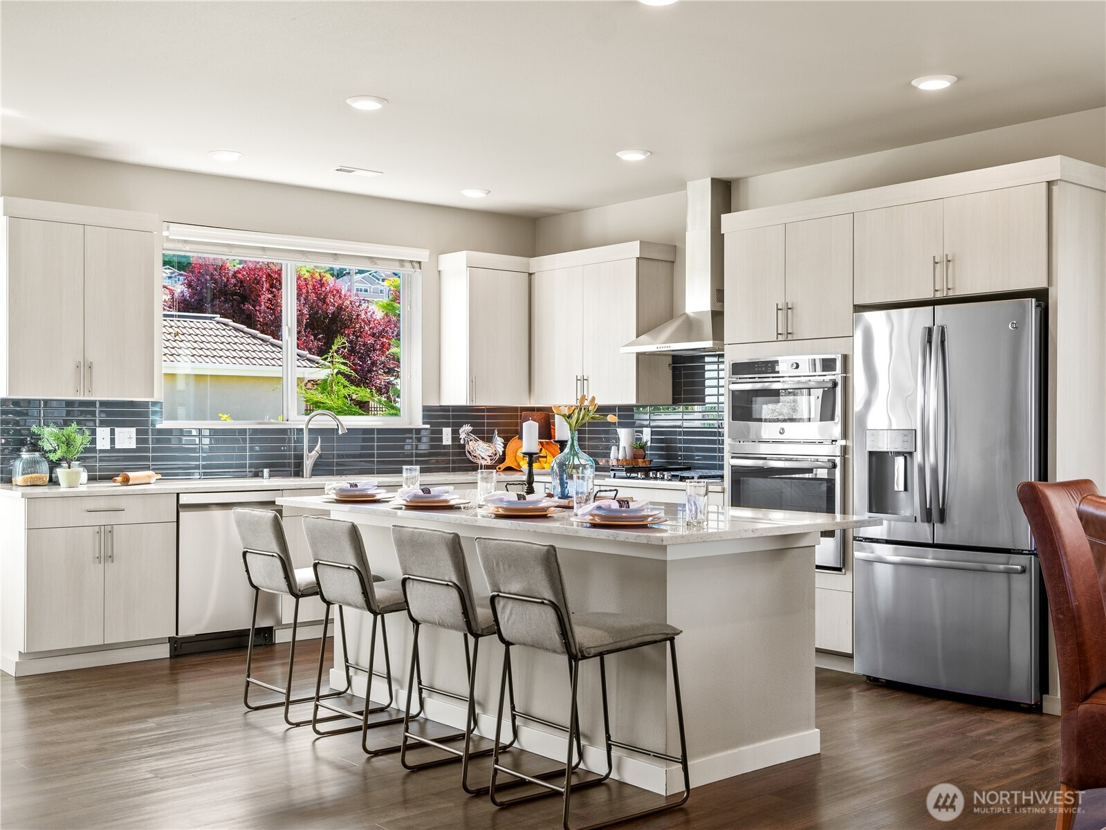 8269 S 118th Court, Seattle, WA 98178