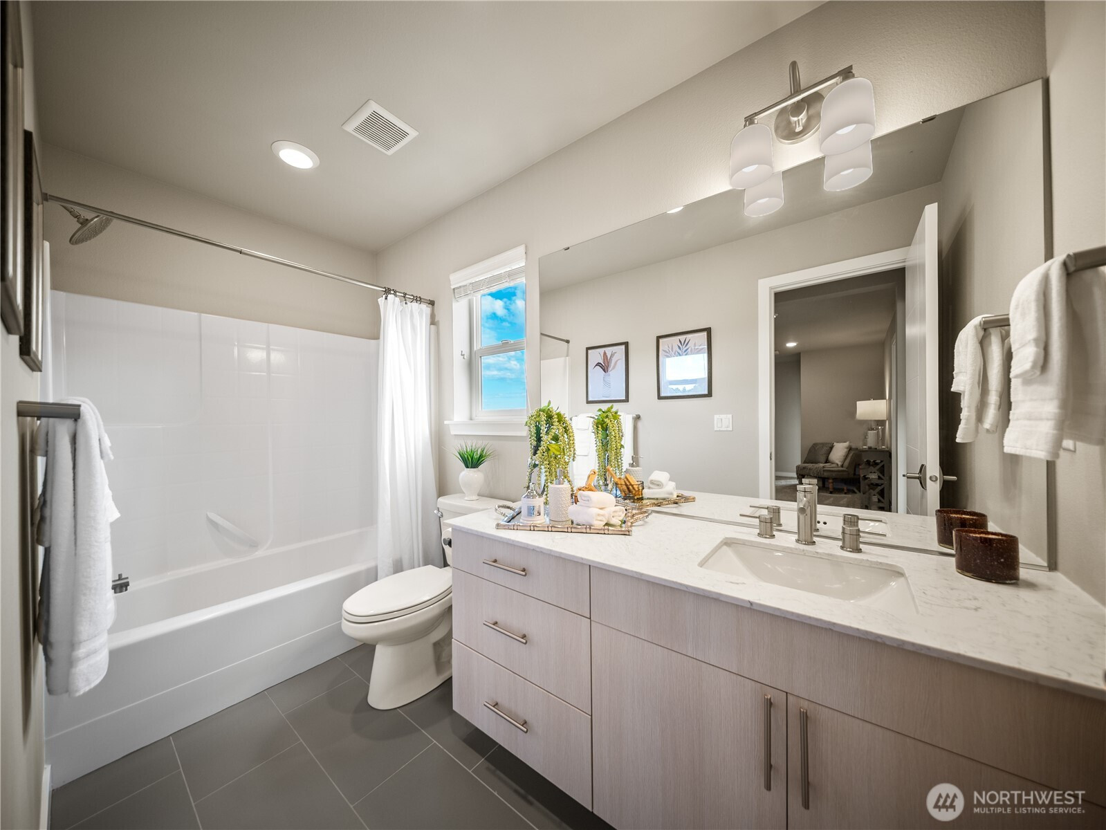 8269 S 118th Court, Seattle, WA 98178