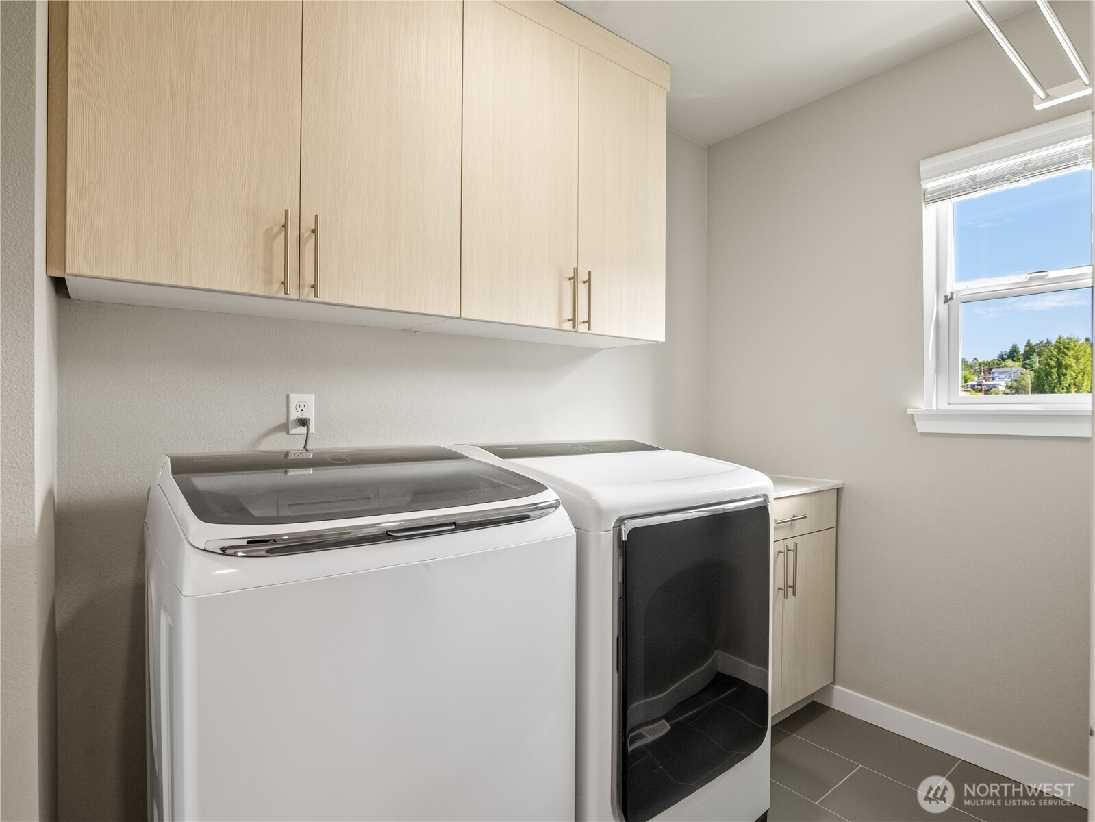 8269 S 118th Court, Seattle, WA 98178