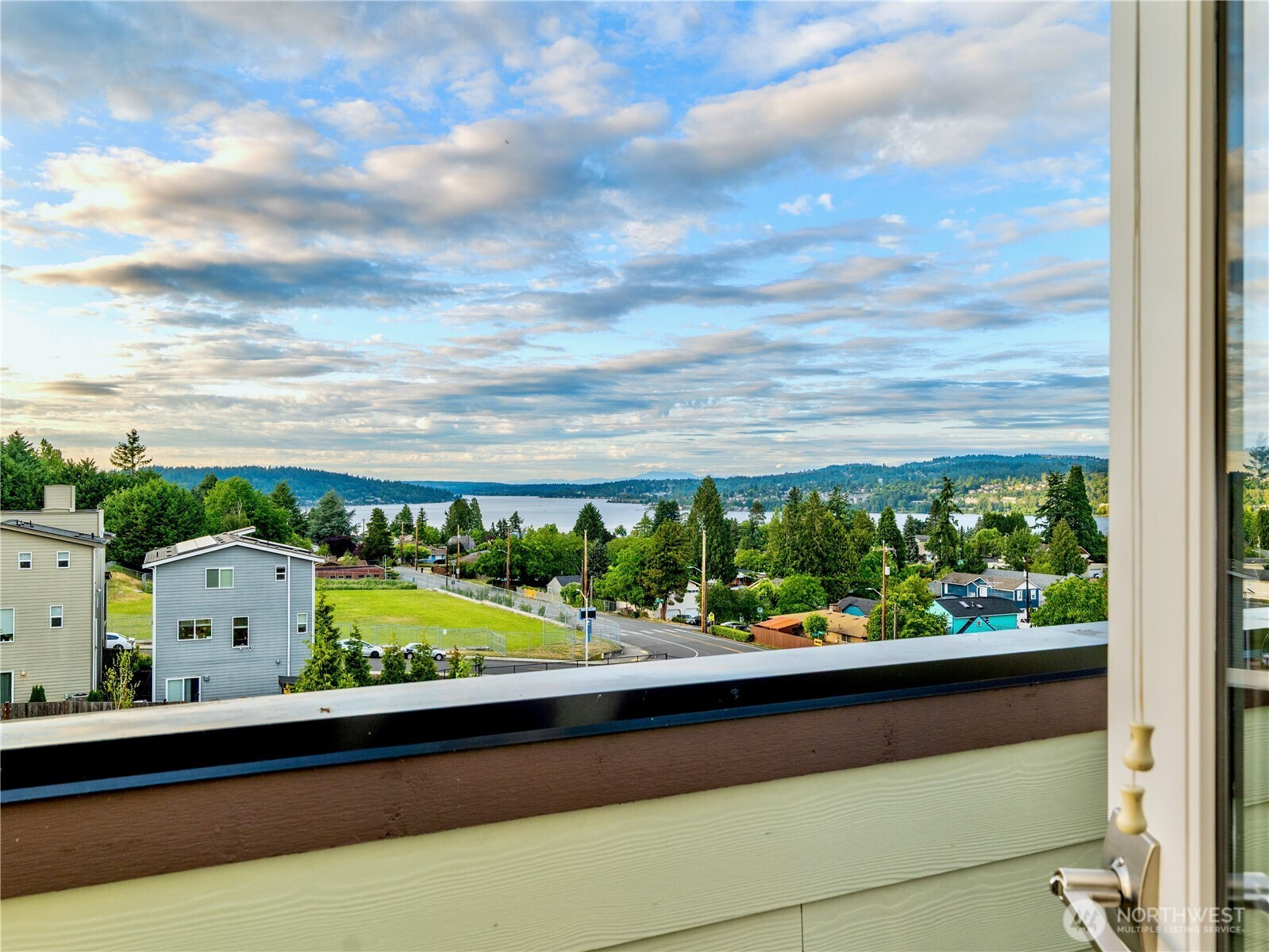 8269 S 118th Court, Seattle, WA 98178