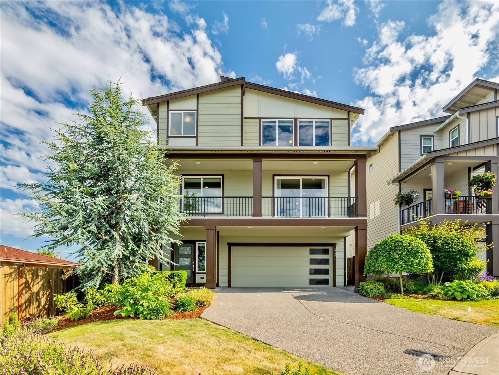 8269 S 118th Court, Seattle, WA 98178