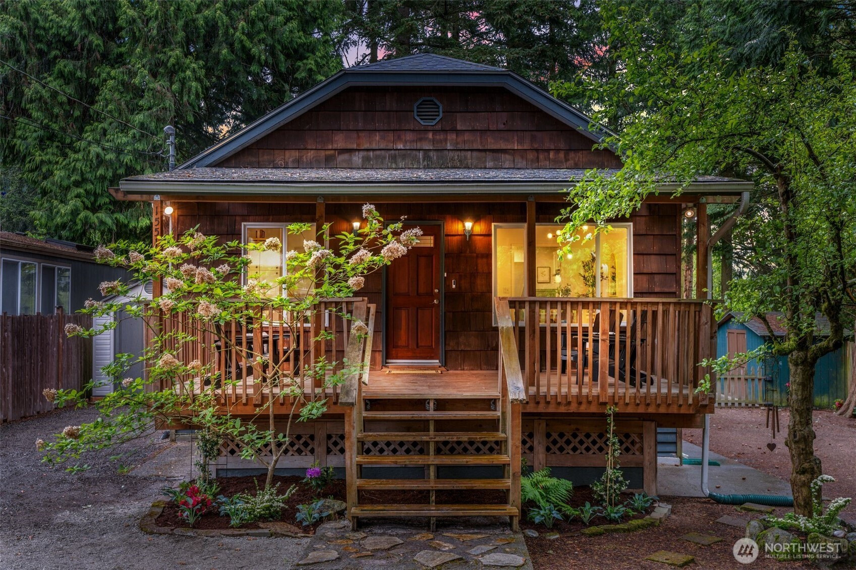 15516 10th Avenue NE, Shoreline, WA 98155