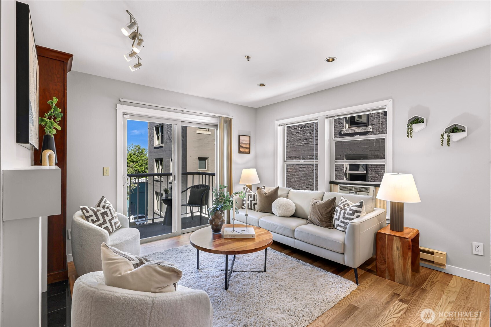 506 E Howell Street, Seattle, WA 98122