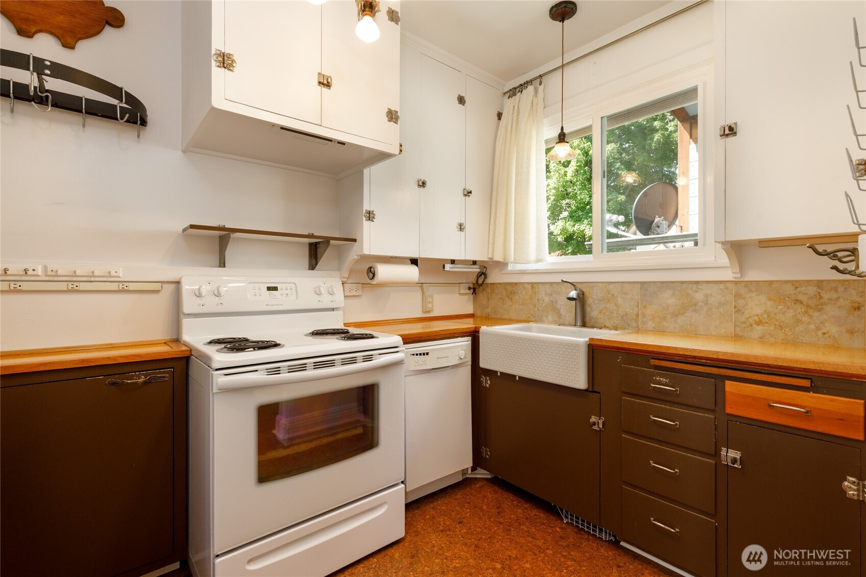 318 Columbia Avenue, Coulee Dam, WA 99116