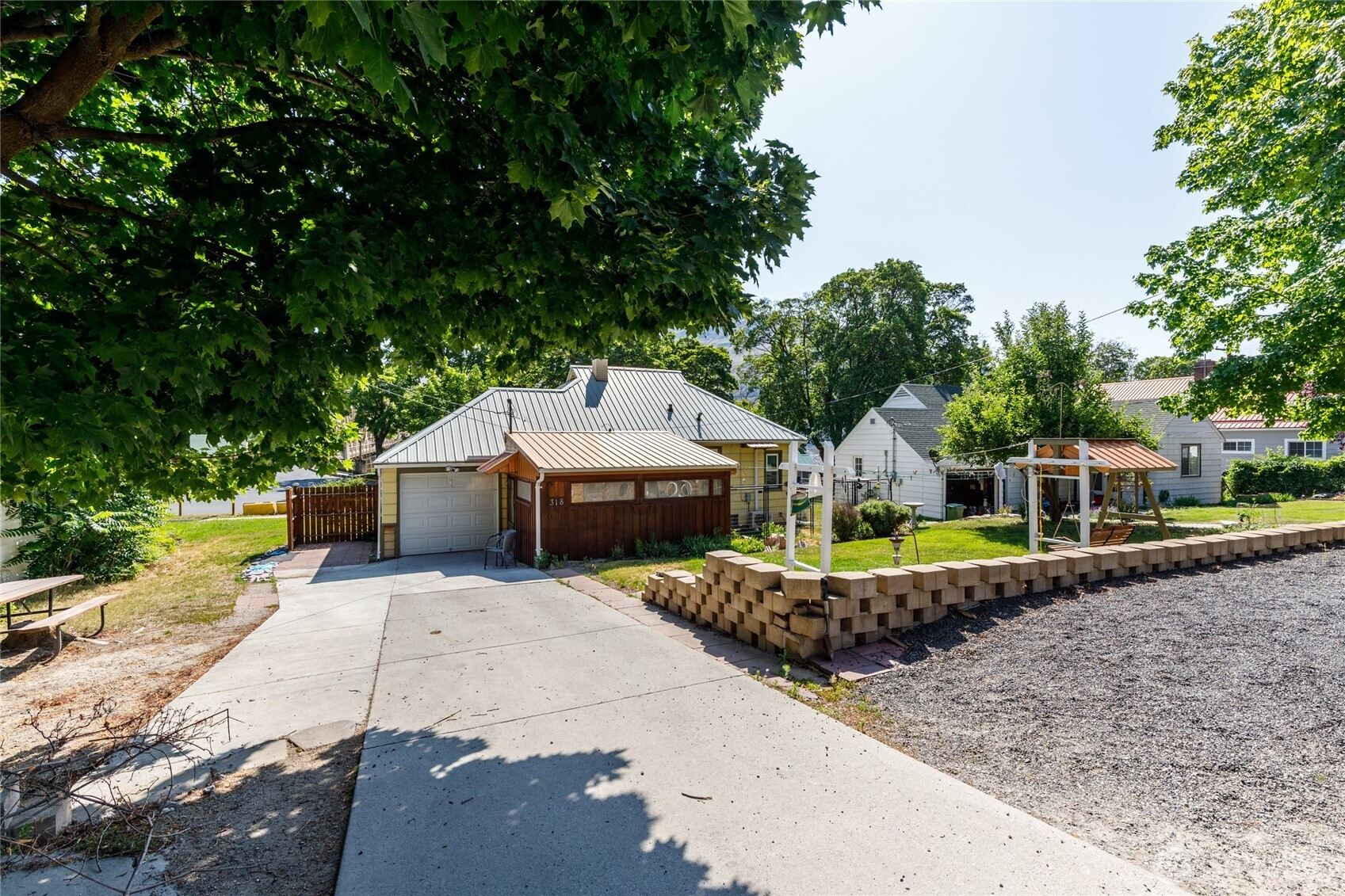 318 Columbia Avenue, Coulee Dam, WA 99116