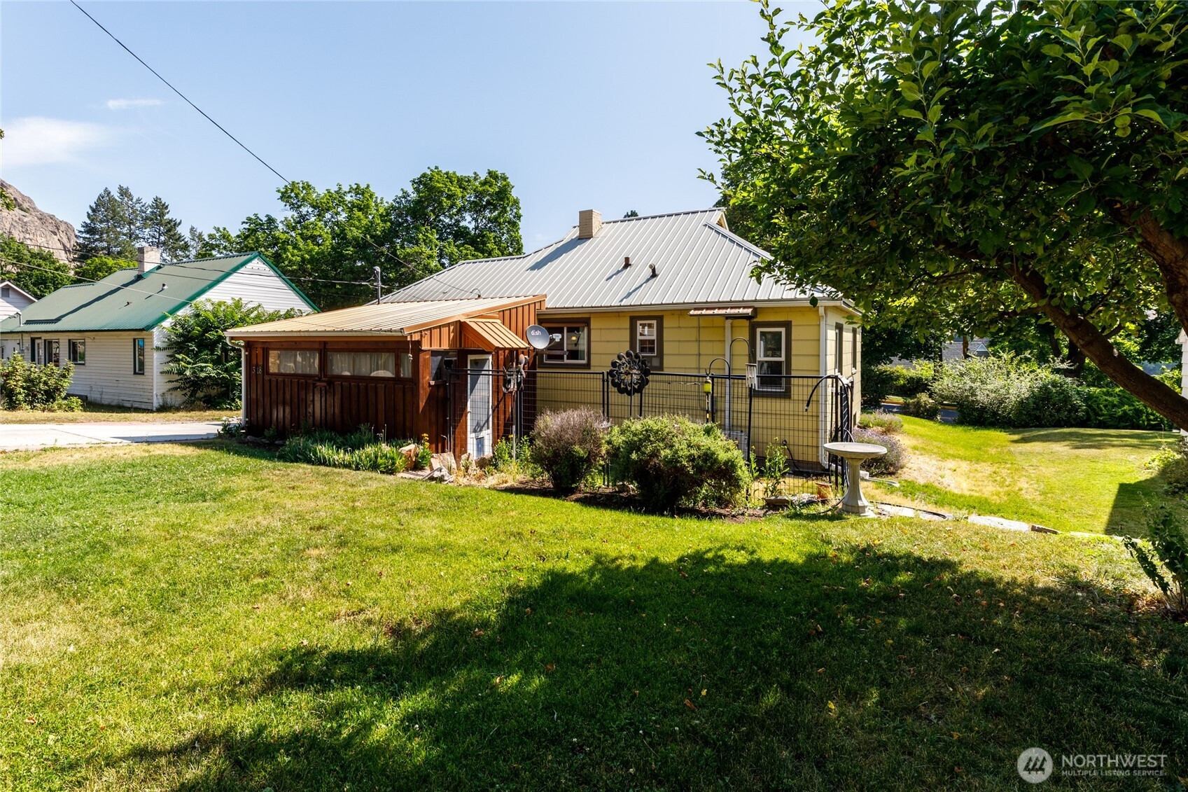 318 Columbia Avenue, Coulee Dam, WA 99116