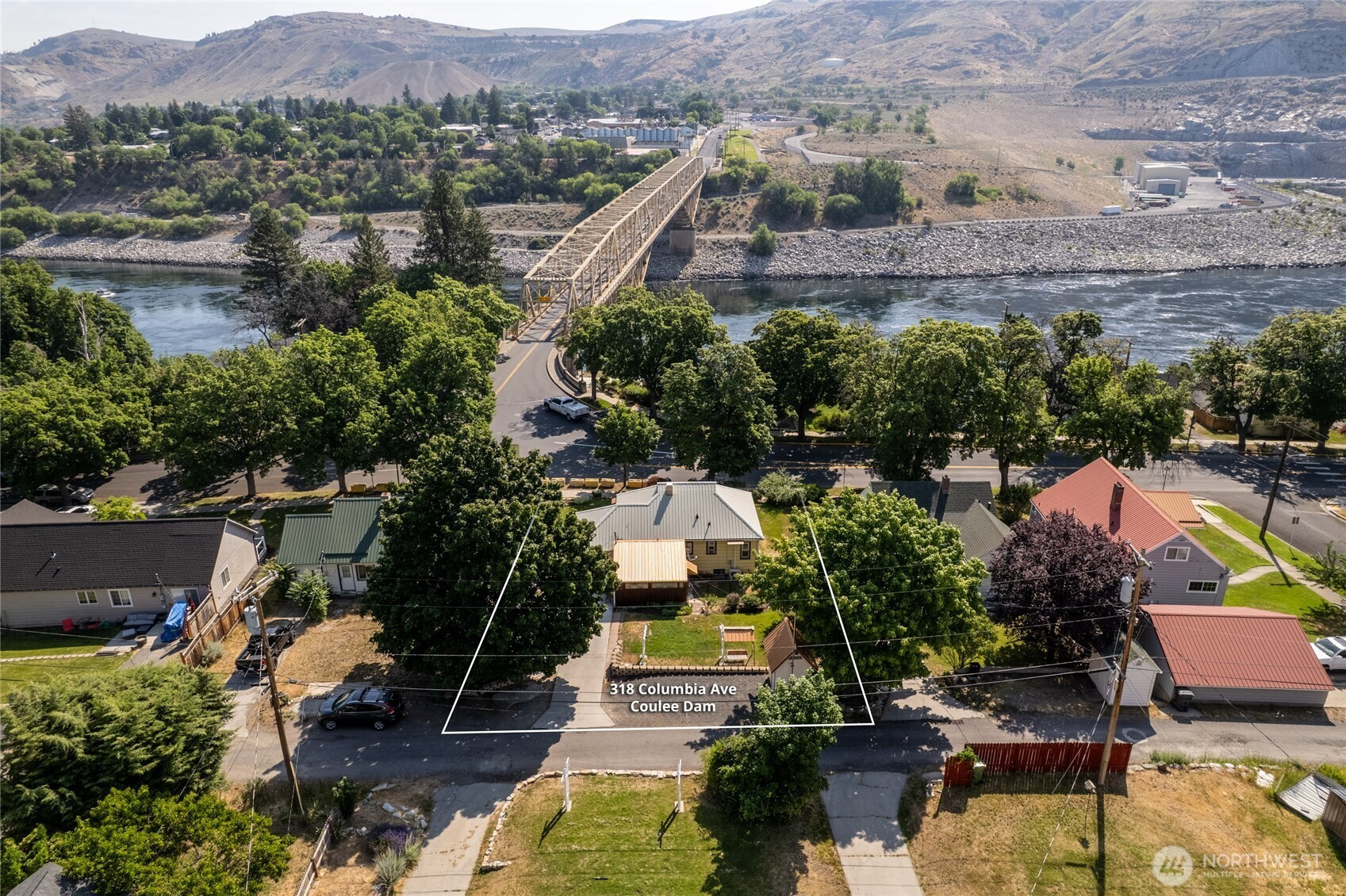 318 Columbia Avenue, Coulee Dam, WA 99116