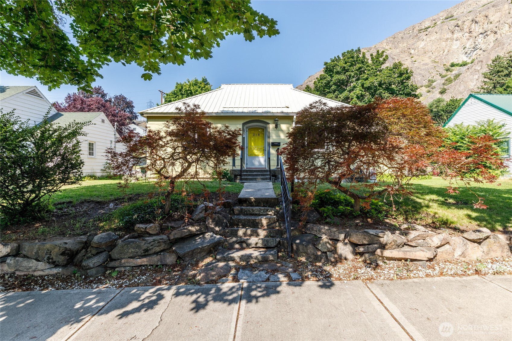 318 Columbia Avenue, Coulee Dam, WA 99116