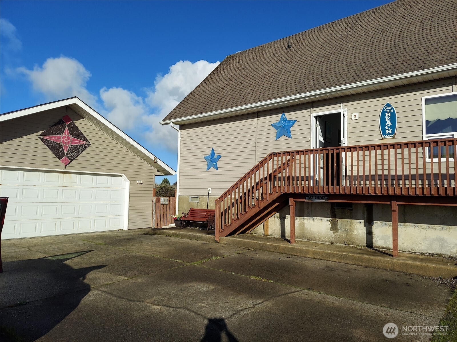 416 S Bel Air Loop SW, Ocean Shores, WA 98569