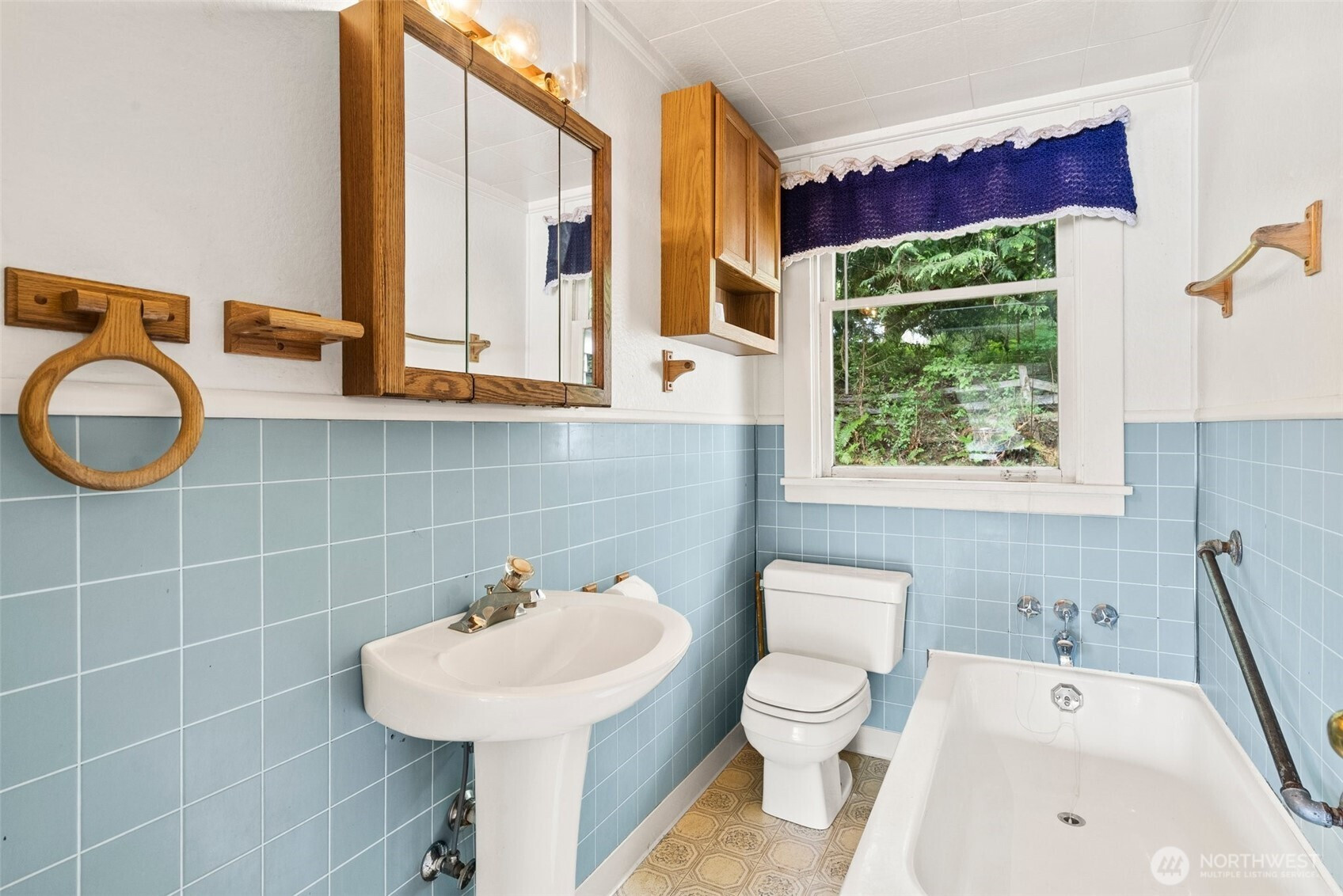 2120 E Spencer Lake Road, Shelton, WA 98584