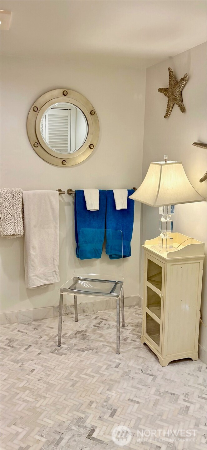 9502 23rd Avenue NW, Seattle, WA 98117