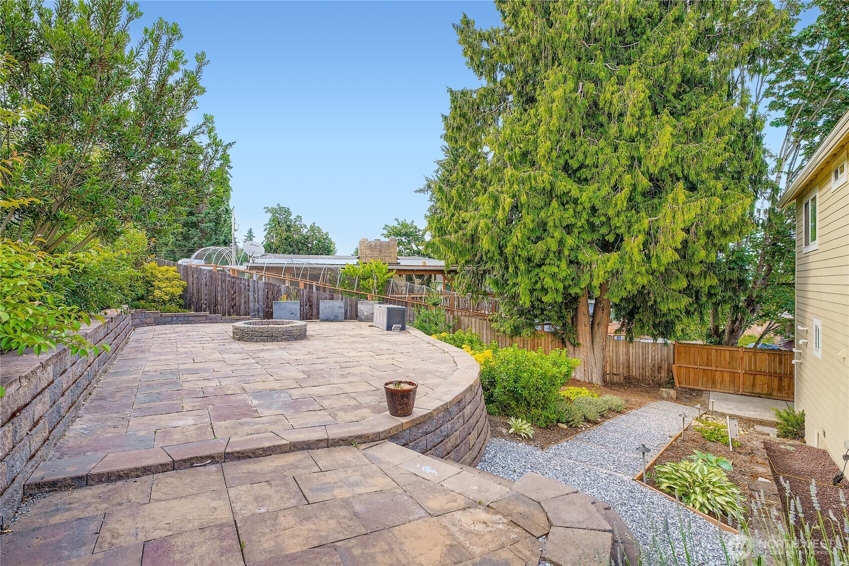 2716 S 125th Place, Burien, WA 98168