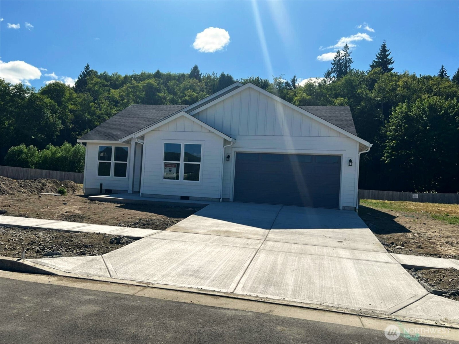 566 Rainbow Way, Kelso, WA 98626