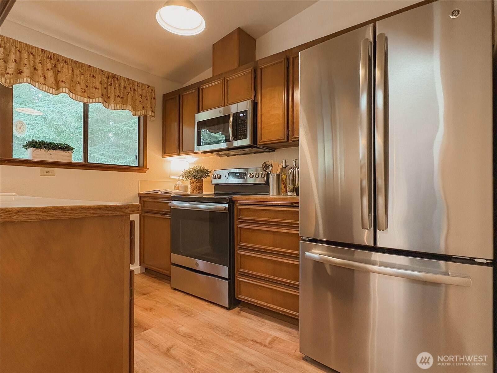 1305 37th Street Ct NW, Gig Harbor, WA 98335