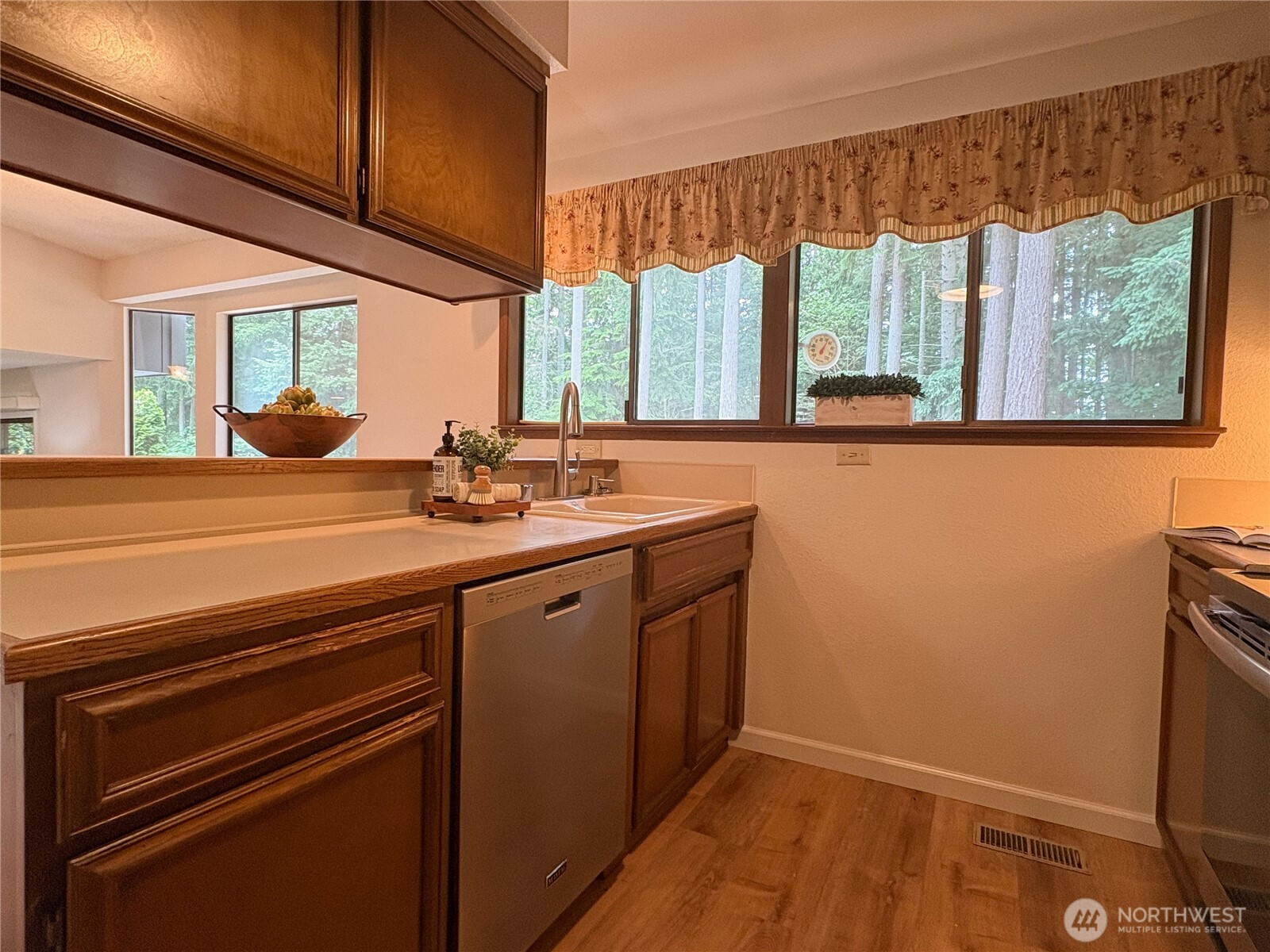 1305 37th Street Ct NW, Gig Harbor, WA 98335