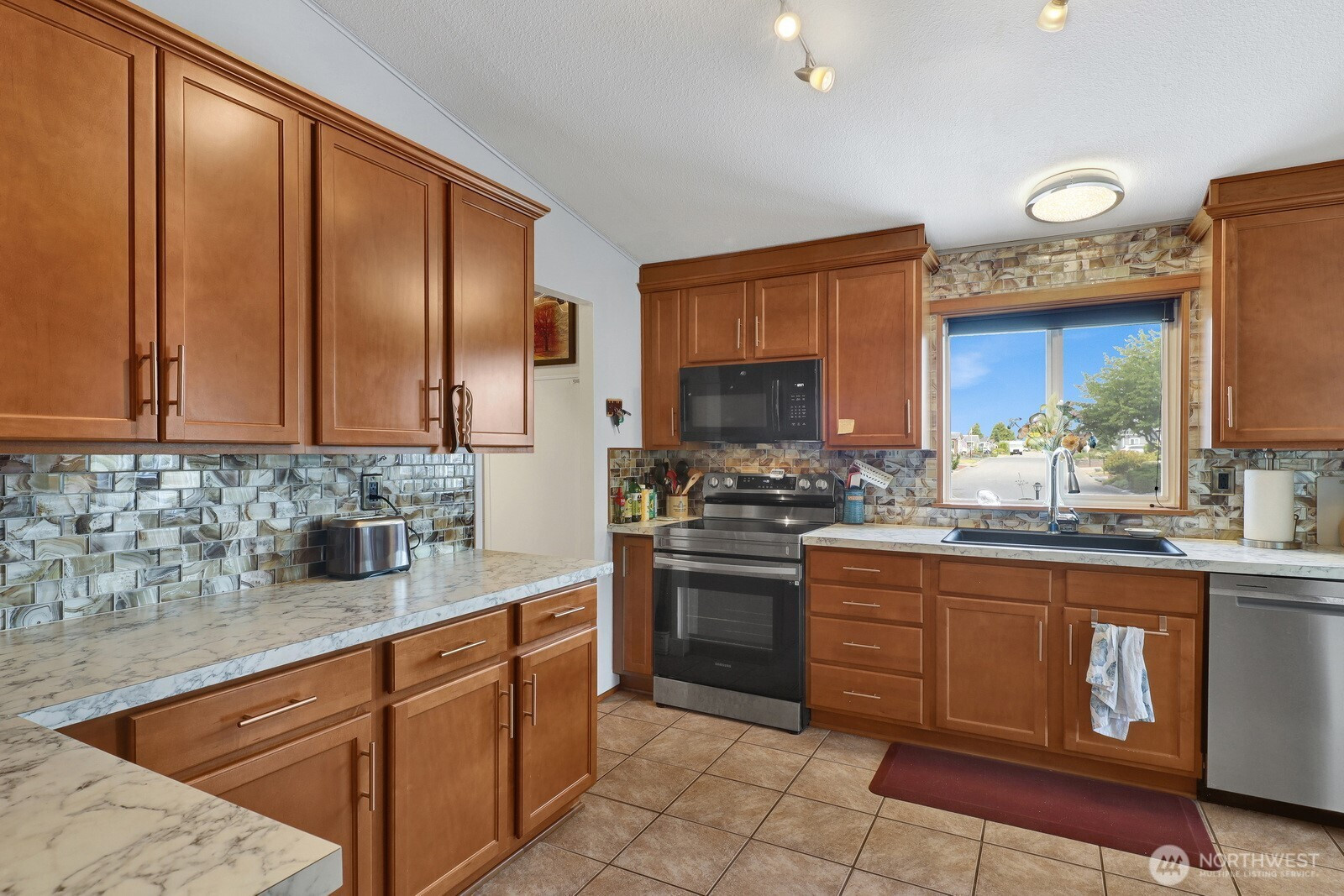 2610 E Section Street, Mount Vernon, WA 98274