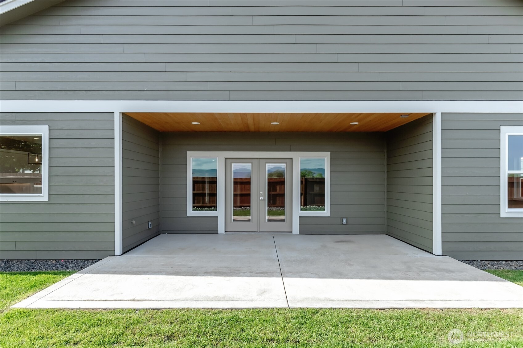 402 E Heatherstone Court, Ellensburg, WA 98926