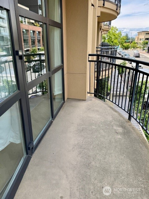 10047 Main Street, Bellevue, WA 98004