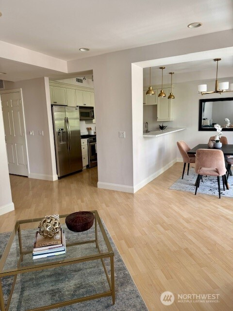 10047 Main Street, Bellevue, WA 98004