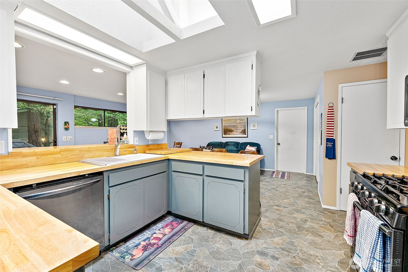 4136 Highline Drive SE, Olympia, WA 98501