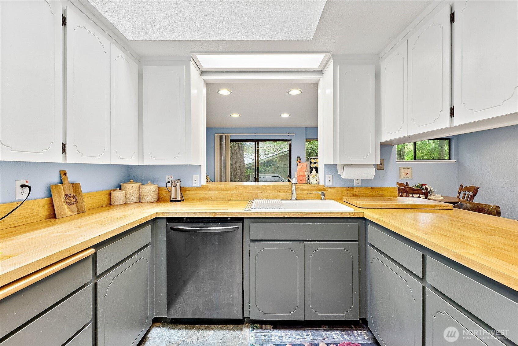 4136 Highline Drive SE, Olympia, WA 98501