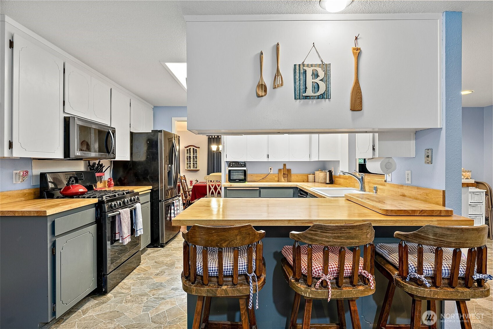 4136 Highline Drive SE, Olympia, WA 98501