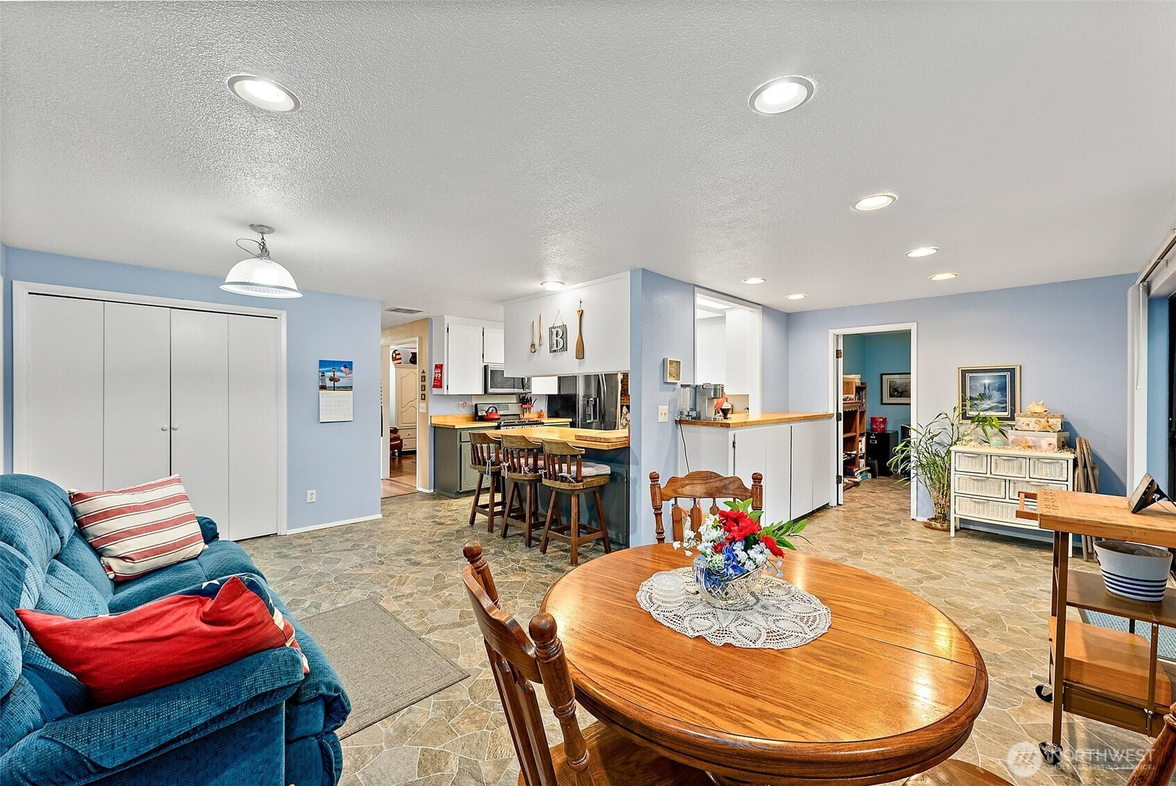 4136 Highline Drive SE, Olympia, WA 98501